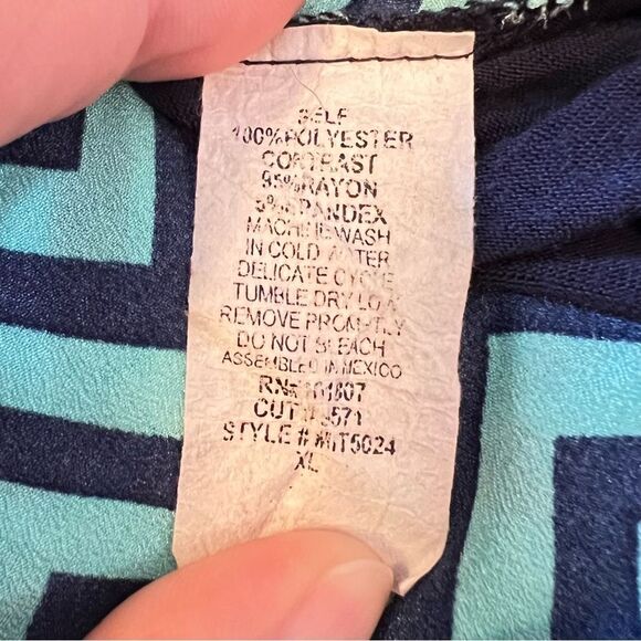 Dark & Light Blue Chevron Pattern T-shirt Tee Top ~ Women’s XL ~ Espresso Brand - Picture 7 of 9